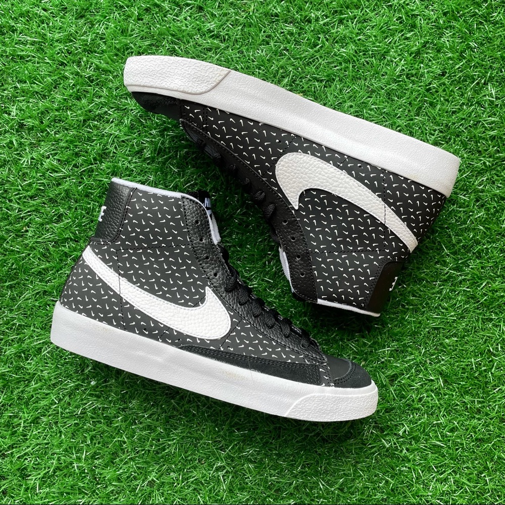 Nike Blazer Mid ‘77 Black/ White - Picture 6 of 6